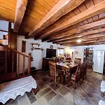 Harikleia & Maria Kefala's Land Вилла Киссос