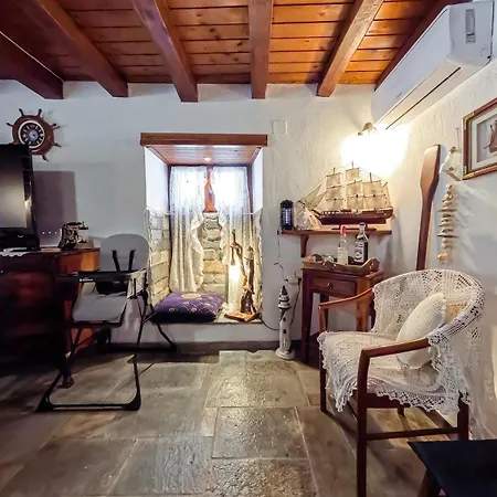 Harikleia & Maria Kefala's Land ヴィラ *